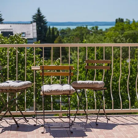 Balaton Vendeghaz Guest house Balatonfured