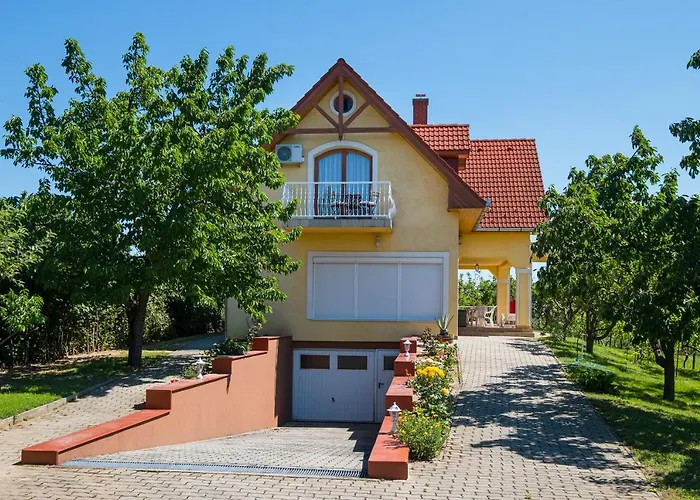 Balaton Vendeghaz בית הארחה